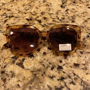 NWT Jones NY Classic Shades